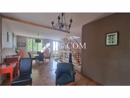 nyons - comment reduire vos trajets ecoles sport ? maison avec cachet au centre ville.