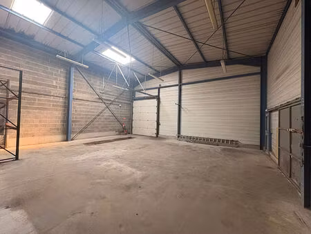 local d'activité ou commercial à vendre