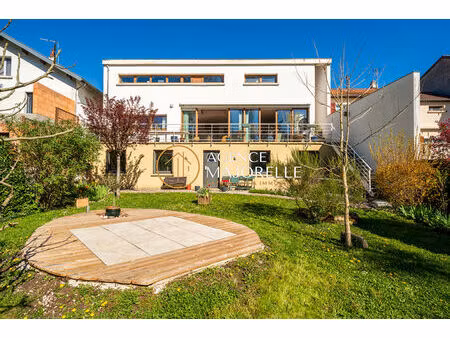 maison d'architecte d'exception en bord de moselle !