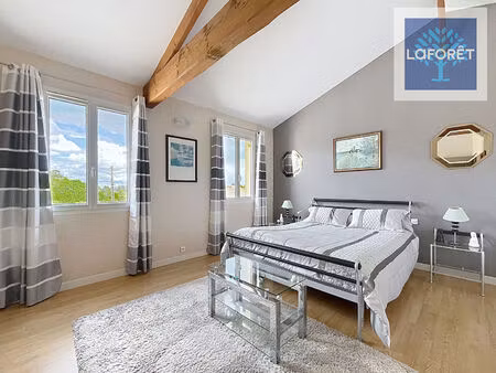 maison de caractère  4 chambres avec garage au calme