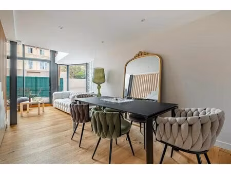 duplex t3/4 de 86m² avec terrasse situé à cannes (le suquet)