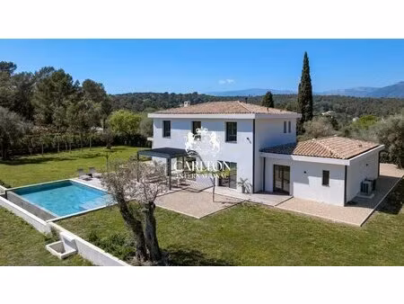 roquefort-les-pins : belle villa contemporaine au calme absolu