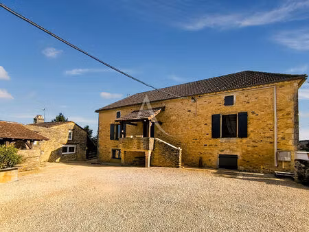 corps de ferme: maison en pierre + dépendances  entre prayssac et villefranche-du-périgord