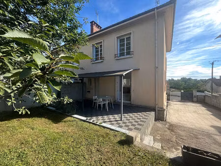 maison avec garage et jardin