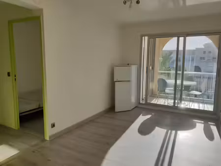 location appartement 2 pièces 26m² sete 34200