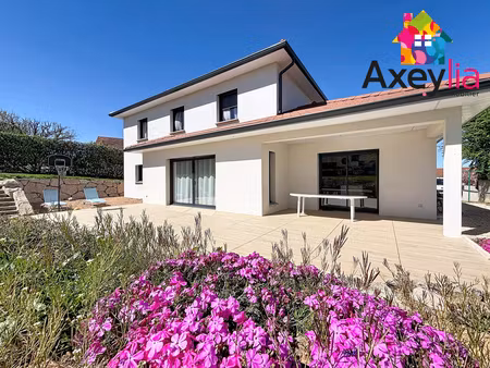 a vendre - commelle-vernay - maison d'archtiecte  de 2015 et 201m2 avec 5 chambres et terr