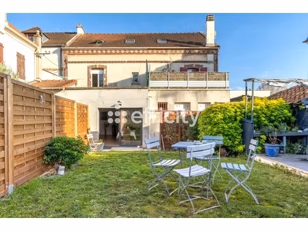 maison 6 pièces - 146 m²