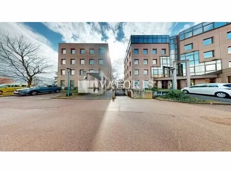 location local professionnel 375m² ecully 69130