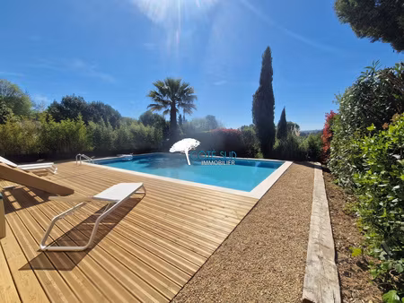 villa 6 pièces 4 chambres avec piscine et vaste garage  en position dominante  proche de l