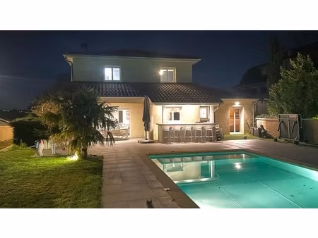 maison 6 pièces - 210 m²