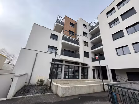 la primaube / place de l'étoile t2 récent de 40 m2