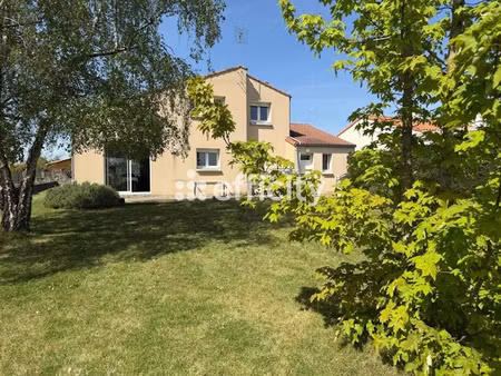 vente maison 5 pièces 112 m² à les landes-genusson (85130)  203 600 €