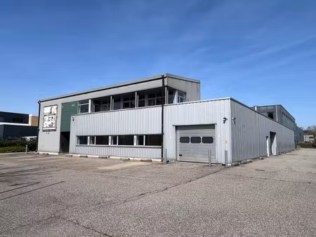 bedrijfsgebouw 1780m² op 30a63ca