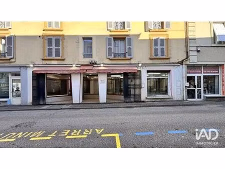 location boutique/local commercial 144 m²