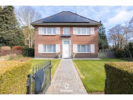 karaktervolle gezinswoning met 4/5 slaapkamers op topligging in het groene kaulille!