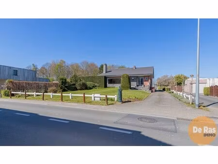 erpe-mere - stevige open bebouwing op een centrale ligging