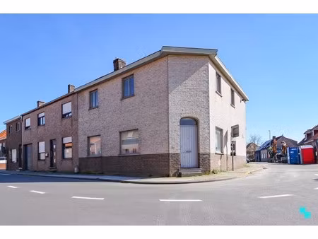 hob op hoekperceel in centrum hooglede