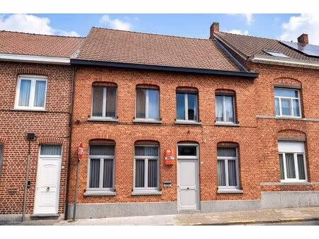 charmante gezinswoning met grote tuin in het hart van elverdinge