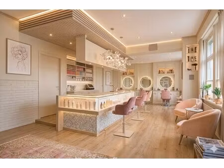 handelshuis met woonst op centrale locatie  5 slaapkamers