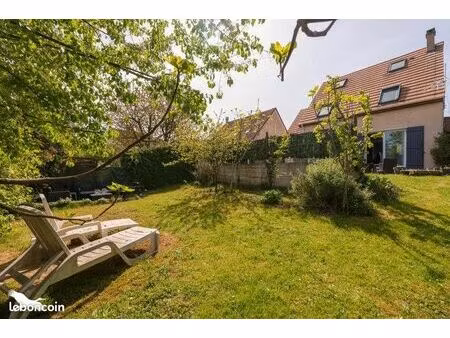 pavillon 6 pièces 110 m²