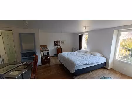 location appartement 1 pièce 28m²