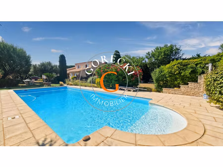a vendre  superbe maison avec piscine secteur rochefort-du-gard