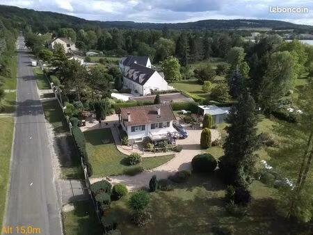 tres belle maison bordure de marne