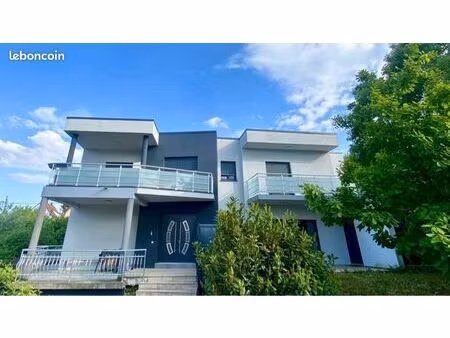 appartement f4 de 140 m² avec entrée individuelle et terrasse – saverne – 250 000