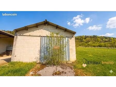 parking/box 78 m² proverville