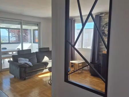 maison lumineuse avec vu dégagée