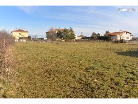 terrain constructible plat 1 700 m² st paulien