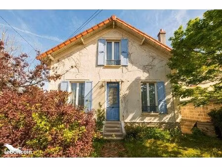 pavillon 6 pièces 130 m²