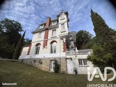 château 11 pièces 413 m²