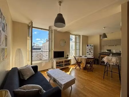 location appartement 3 pièces 60m² poitiers 86000