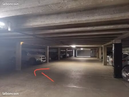 place de parking sécurisée en sous-sol