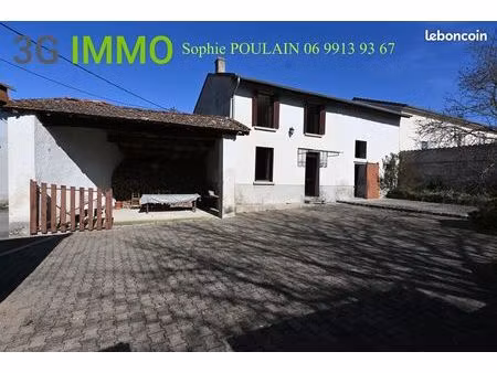 vente maison avec dépendances et grange sur terrains clos et entretenus