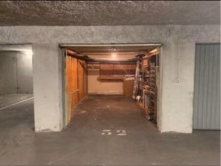 box partagé garage moto scooter