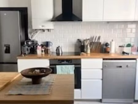 maison centre ville t3bis de 70m2 rénovée sur un terrain de 238m² gare et commodités à pie