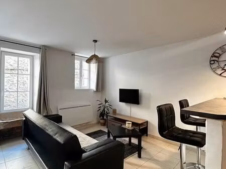 à louer – appartement meublé de 37 m² en plein centre de blaye