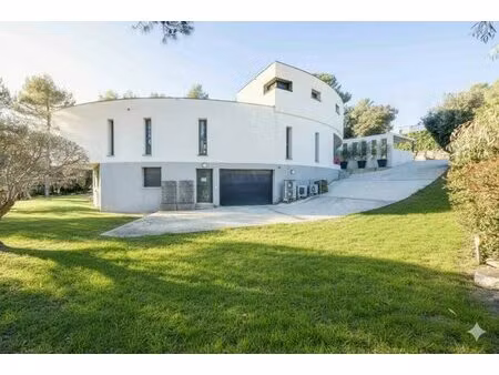 maison de 9 pièces de 440 m² à saint-gély-du-fesc