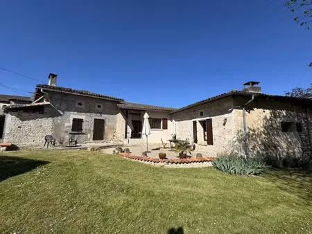 vente maison 7 pièces 185 m² à yviers (16210)  220 500 €