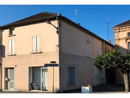 t4 de 88 m2 au centre du village de briatexte