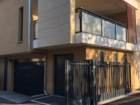 box de garage double fermé dans résidence neuve