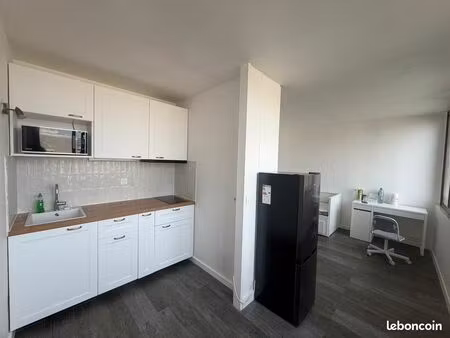 grand studio meublé lumineux 25 m² – meudon-la-forêt