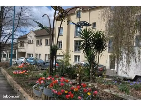 bureau appartement 2 piéces