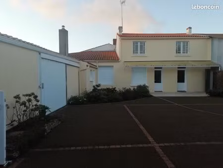 maison a louer - 6 pièces - 116m2