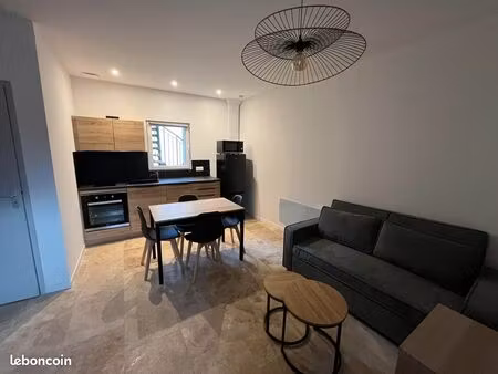 beaune quartier madeleine à 250m de la gare et à 450m de la place madeleine