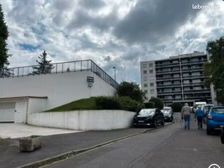 box securisé a louer viry châtillon