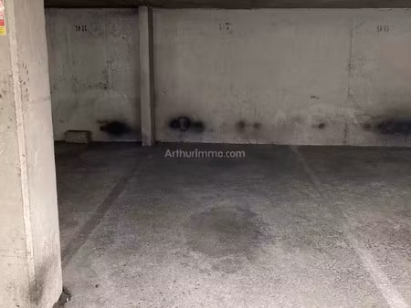 location parking 15 m2 à paris 11