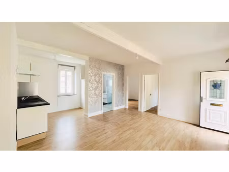 location appartement 3 pièces 49 m² à montguyon (17270)